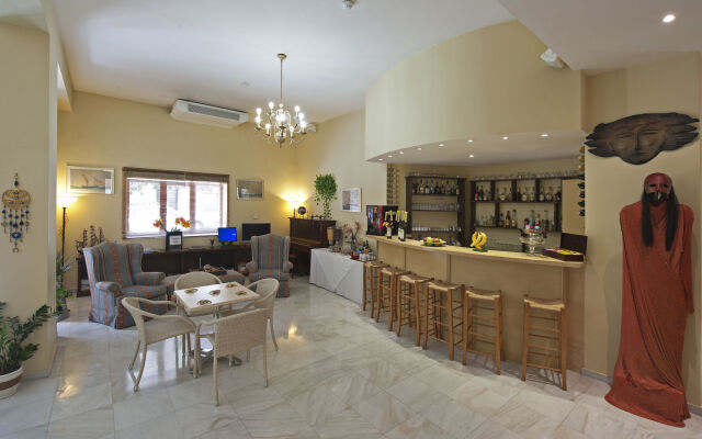 Efplias Hotel Apartments and Suites