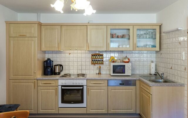 Spacious Apartment In Längenfeld near Ski Area