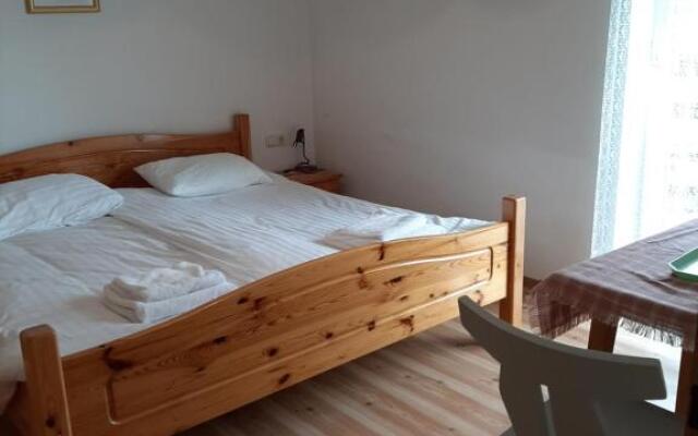 Fruhstuckspension Bischof I D Wiesen