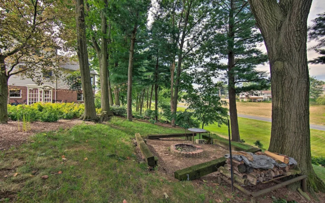 Charming Apartment w/ Yard & Beautiful Gardens!