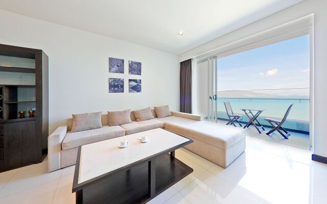 iBeach Luxury Seaview Apartment