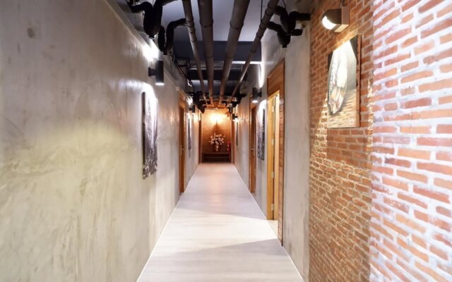 Yotaka The Hostel