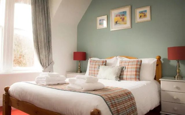 The Royal Oak Hotel