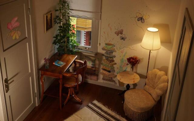 Tilas - Rooms in 19th Century Wooden Townhouse,Kadikoy