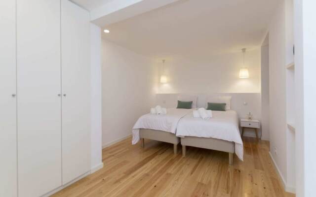 Amazing 3-bedroom Apartment in City Center - Fits 8