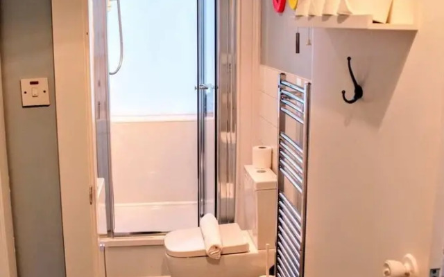 1 Bedroom Apartment In Edinburghs New Town