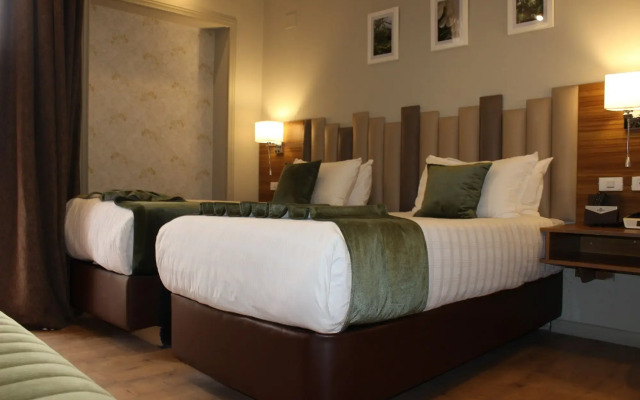 Monarch Parkview Hotel