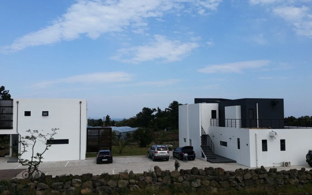 R.Loo House Seongsan