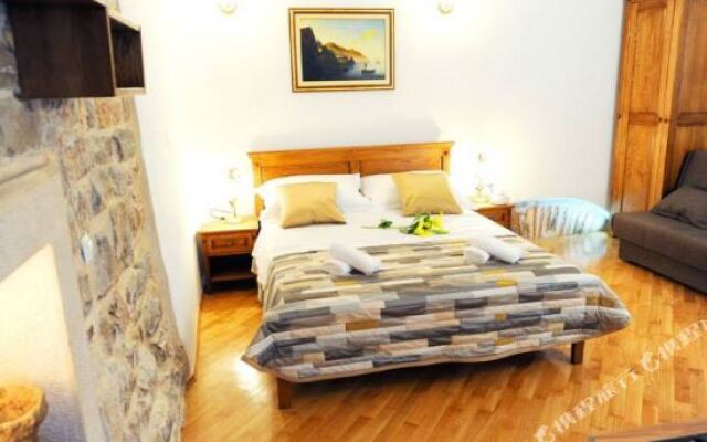 Diocletian Wine Apartment