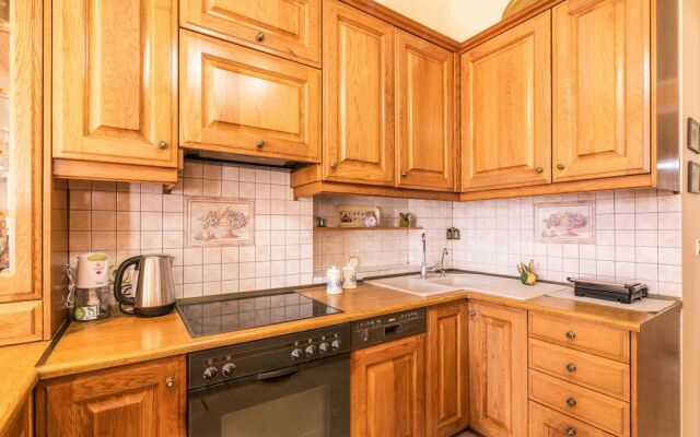 Historic Family Apartment in the Old Town