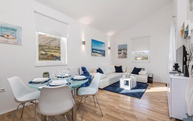 Stunning Home in Pag With Wifi and 2 Bedrooms