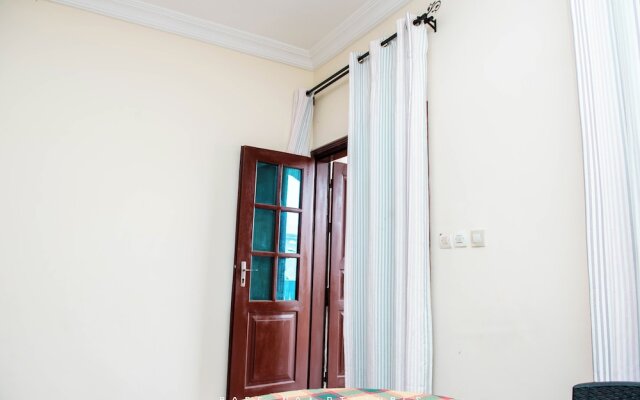 Odza, Modern Apartment, 3 Bedrooms, Private Parking