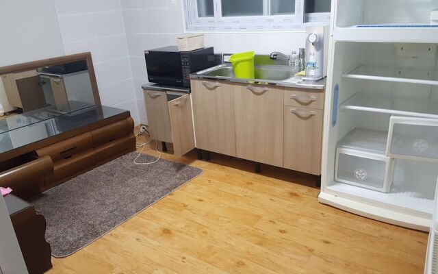 Centurial House - Hostel