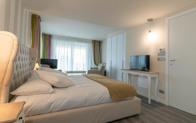 La Dolce Vita Hotel