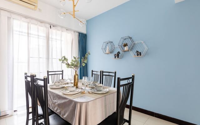 Locals Boutique Apartment  Huafa  No.6