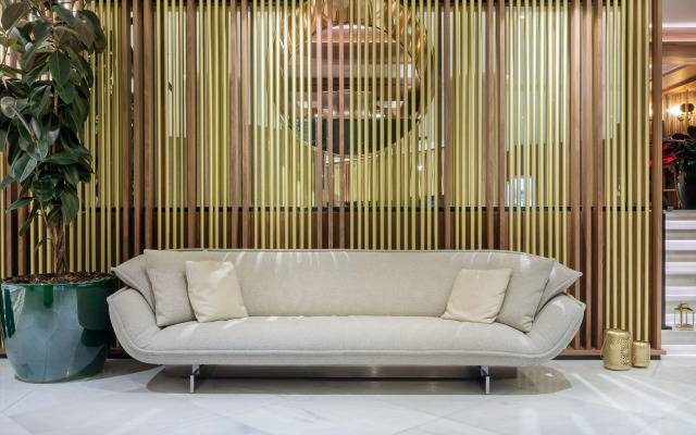 Melia White House Apartments