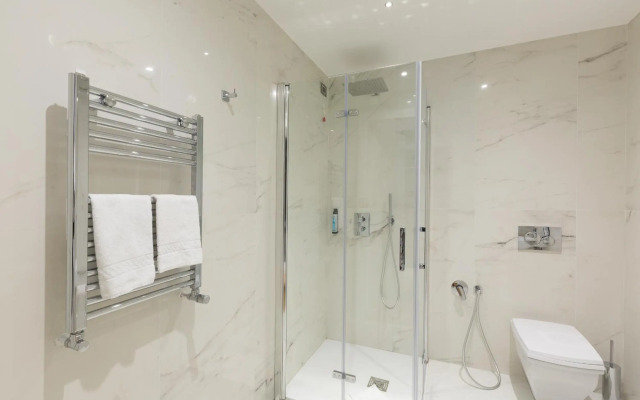 Floris Hotel