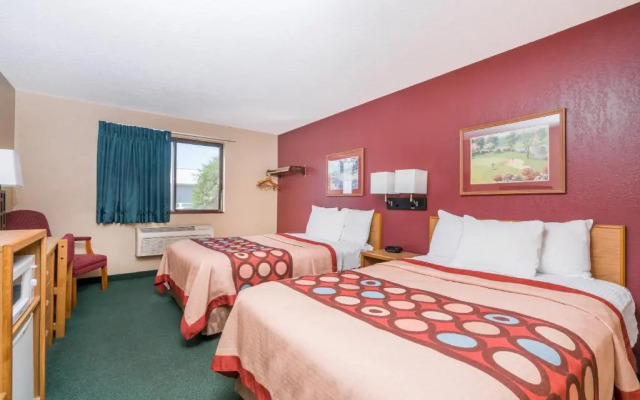 Super 8 Baxter/Brainerd Area