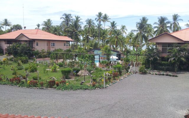 Cocomar Beachfront Hotel and Island Resort