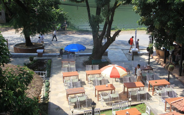 Lake View Resort