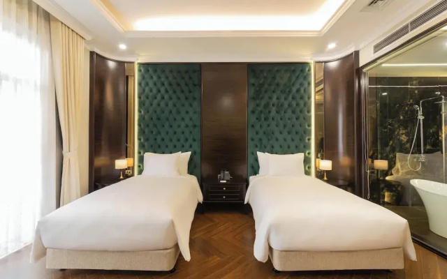 Adamo Hotel Hung Yen