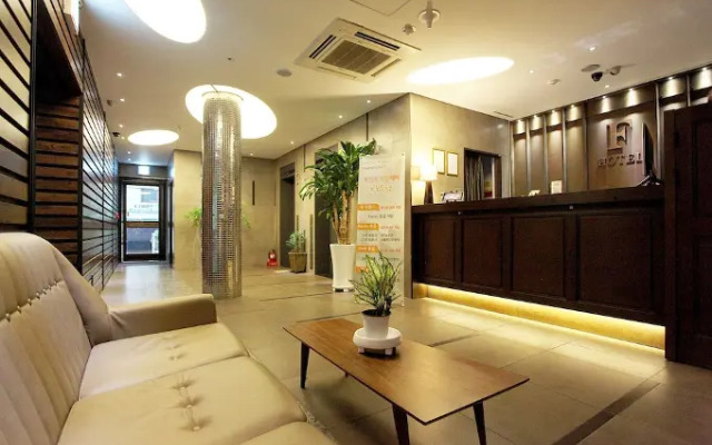 F HOTEL Yeongdeungpo