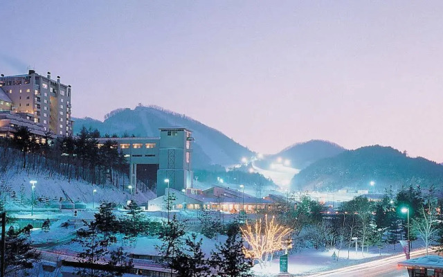 Mona Yongpyong Tower Condominium