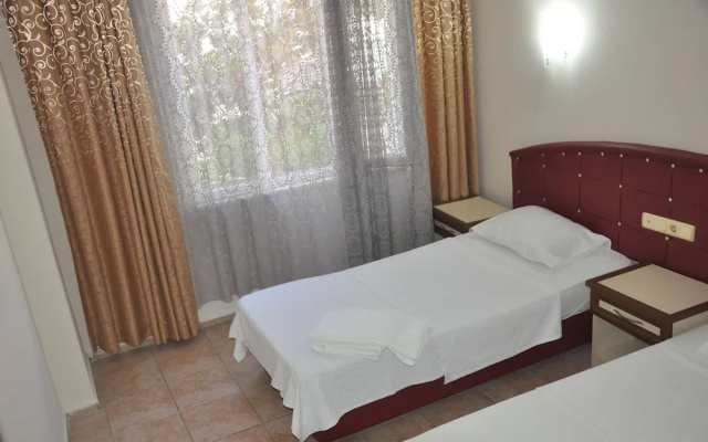 Basil's Apart Hotel