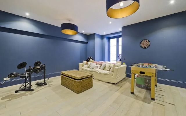 Cosy 4-bed Family Home Shepherd s Bush