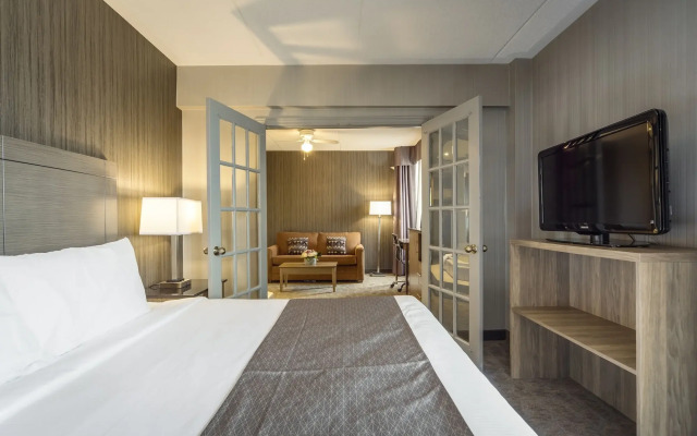 Monte Carlo Inn Airport Suites