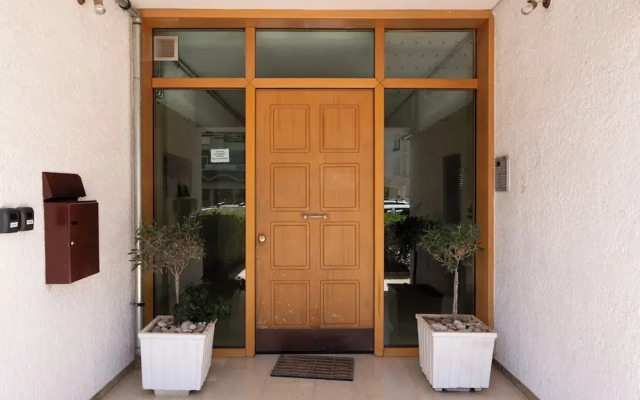 Stylish Apartment in Glyfada with Outdoor Patio