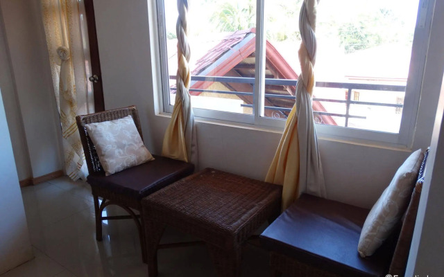 OYO 621 De Loro Inn