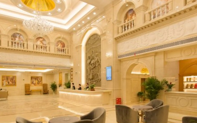 Vienna International Hotel (Changsha Hongxing Desiqin Plaza) – Lobby – Changsha