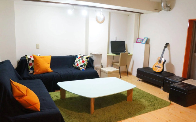 J-Hoppers Osaka Guesthouse