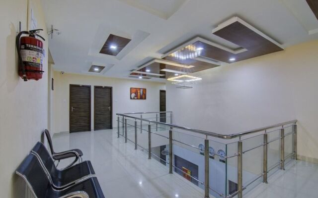 OYO 25048 Aadvik Sai Residency