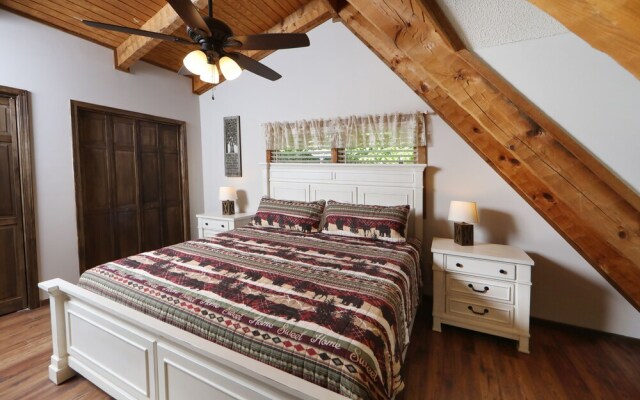 Bear Trails - Two Bedroom Cabin