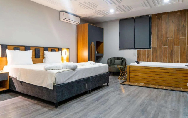 Grand Moon Hotel