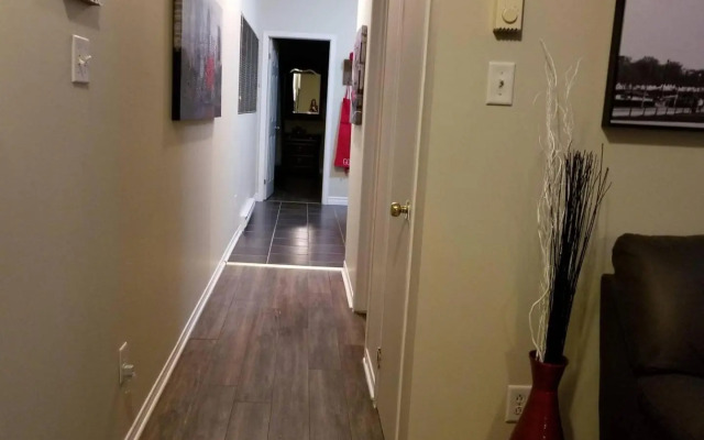 Sweet 2-Bedroom Penthouse Apartment by Amazing Property Rentals