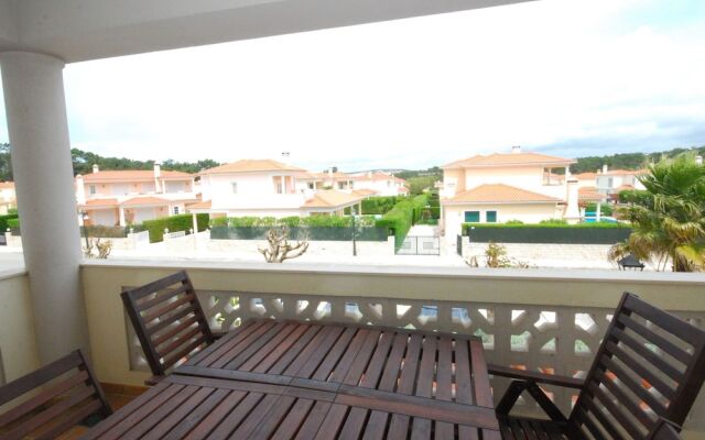 Modern Apartment in Óbidos With Pool