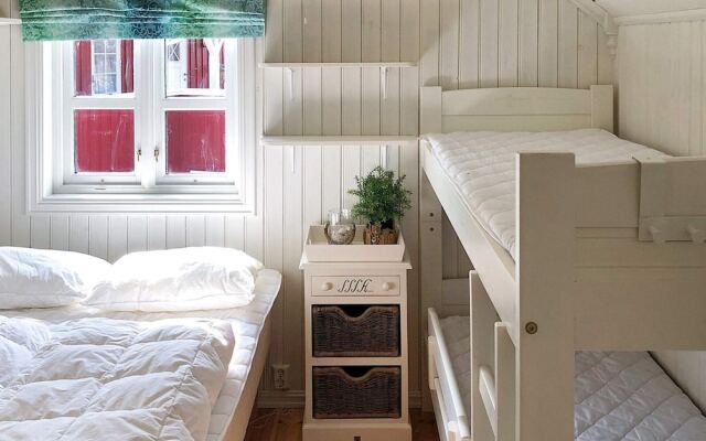 8 Person Holiday Home in Averoy-by Traum