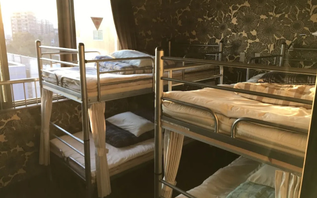 Guest house TIGA - Hostel