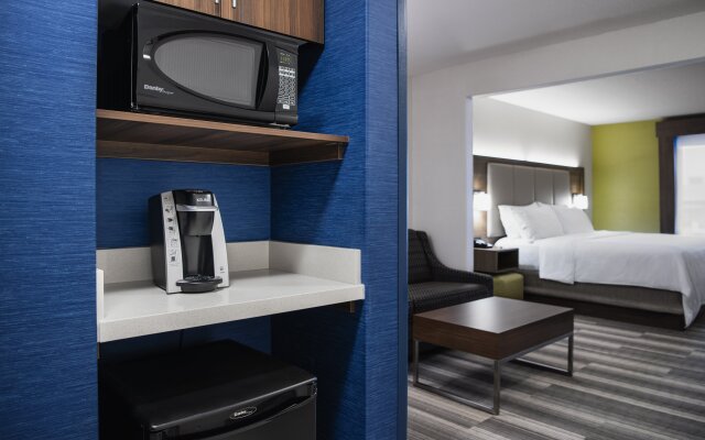 Holiday Inn Express & Suites Saskatoon, an IHG Hotel