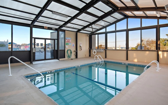 Brighton Suites Hotel