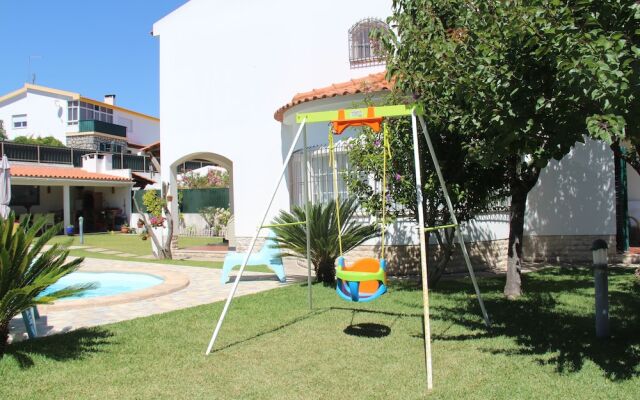 Sesimbra Stylish Villa by Homing