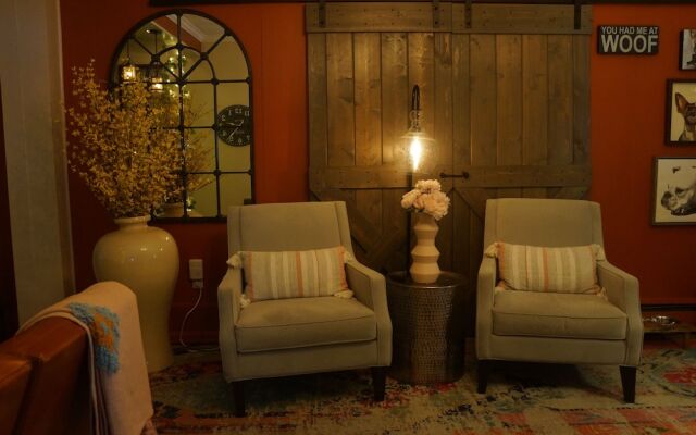 The Frogtown Inn And 6 Acres Restaurant