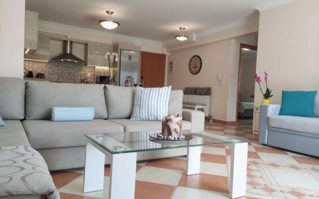 Blue Lagoon Luxury Apartment G2