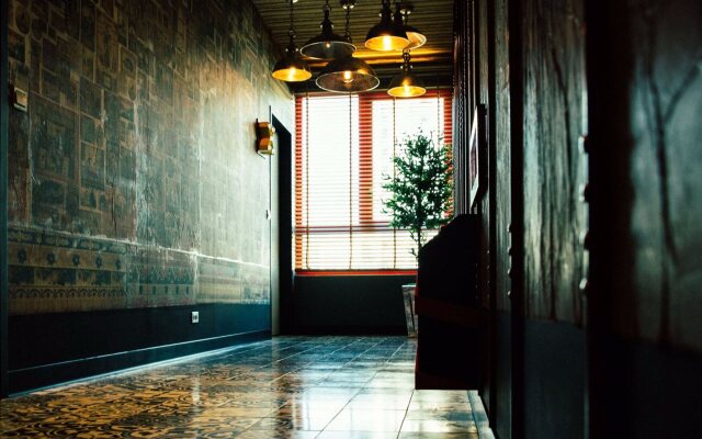 Joe's Apartment