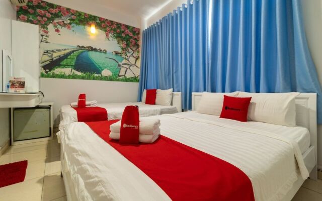 Reddoorz Plus Quang Trung Street