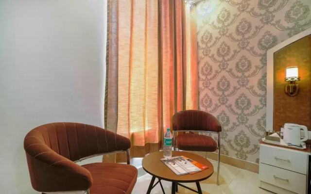 Hotel Paras