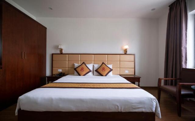Luxury Ii Hotel